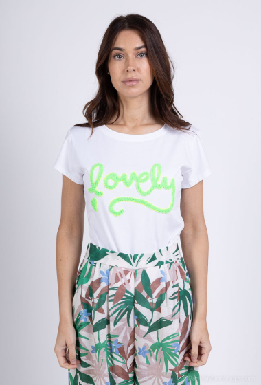 Grossiste Amy&Clo - T-shirt col rond applique "LOVELY" en coton