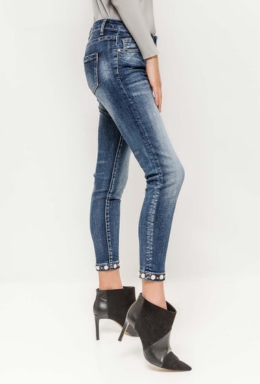 Wholesaler ARELINE (Theoline) - Jean with pearls and stud details
