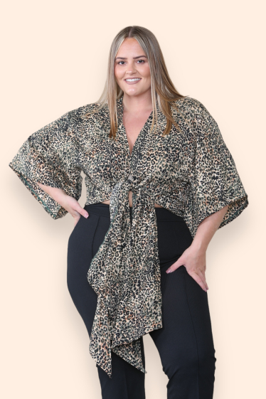 Wholesaler ARLEQUINN - Plus size blouse with kimono sleeves.