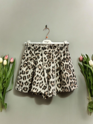Wholesaler AROMA - leo shorts