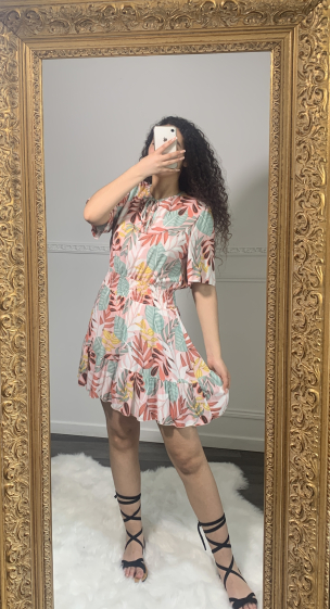 Großhändler Artflow - Kurzes Kleid mit tropischem Print