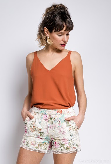Großhändler Arty Blush - Perforated and embroidered shorts