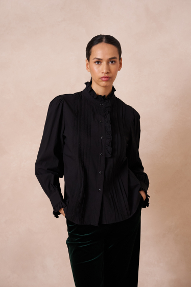 Wholesaler Attentif - Plain cotton shirt with Victorian collar