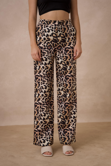 Grossiste Attentif - Pantalon coupe droite léopard