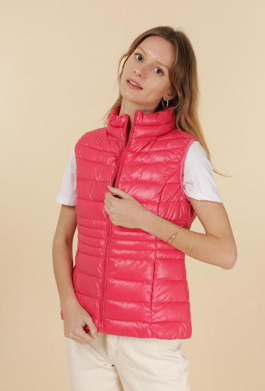 Basic style sleeveless down jacket