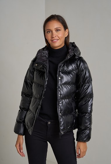 Wholesaler Attrait Paris - Short hooded puffer jacket with removable sleeves