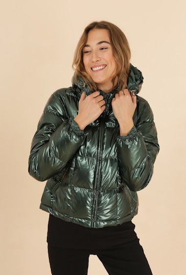 Wholesaler Attrait Paris - Short puffer jacket with hood and square quilting