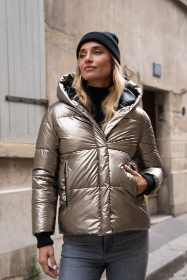 Wholesaler Attrait Paris - Short hooded puffer jacket with ribbing