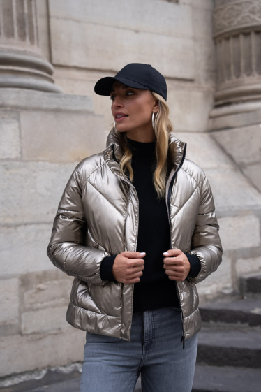 Wholesaler Attrait Paris - Short high neck down jacket