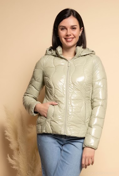 Wholesaler Attrait Paris - Plain short puffer jacket with removable hood and wavy quilting