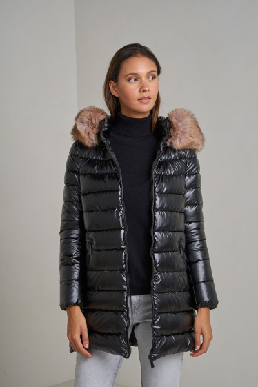 Wholesaler Attrait Paris - Long padded jacket with detachable hood and detachable faux fur