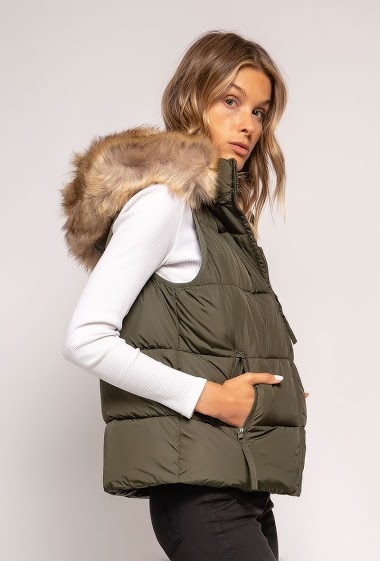 Wholesaler Attrait Paris - Sleeveless puffy jacket with hood and faux fur