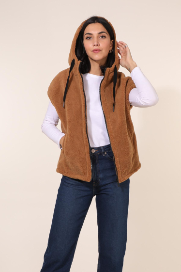 Wholesaler Attrait Paris - Fur vest with hood