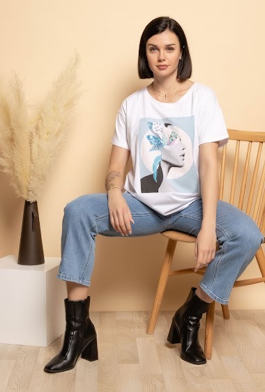 Großhändler Attrait Paris - Printed cotton t-shirt with abstract of a woman
