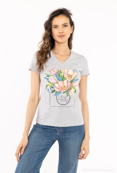 Großhändler Attrait Paris - Bedrucktes Baumwoll-T-Shirt mit Blumenstrauß-Illustration