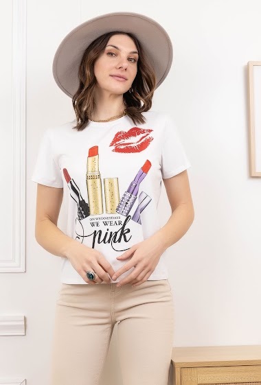 Grossiste Attrait Paris - T-shirt en coton imprimé avec illustration rouges à lèvres et strass
