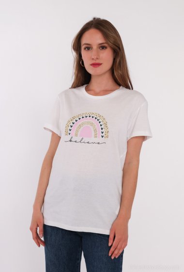 Großhändler Attrait Paris - Bedrucktes Baumwoll-T-Shirt mit „BELIEVE“-Grafik