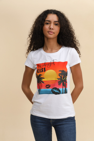 Grossiste Attrait Paris - T-shirt en coton imprimé avec visuel relief Kiss et palmiers