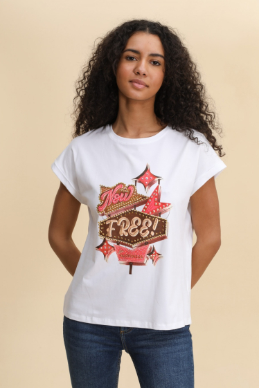 Grossiste Attrait Paris - T-shirt en coton imprimé avec visuel relief perles Now Free