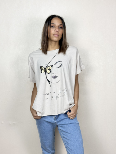 Großhändler AUBERJINE - Baumwoll-T-Shirt mit Gesichtsmotiv