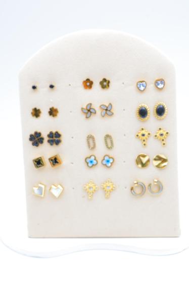 Wholesaler Beli & Jolie - Set of 15 stud earrings with display