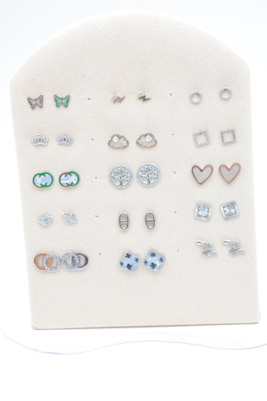 Wholesaler Beli & Jolie - Set of 15 stud earrings with display