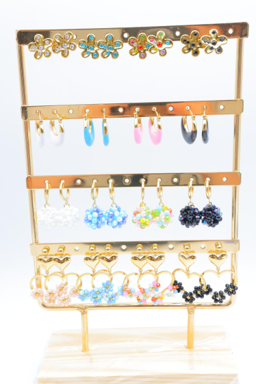 Wholesaler Beli & Jolie - Set of 16 stud earrings with display
