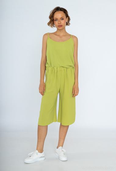Wholesaler Belle Fa - Strappy tank top set with loose cropped pants.