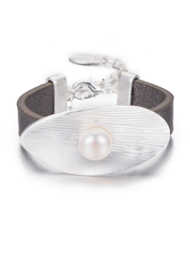 Wholesaler BELLE MISS - Oval pattern bracelet with pearl, leather strap