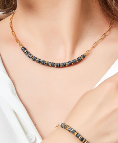 Großhändler BELLE MISS - Halskette aus goldenem Stahl und getöntem Perlmutt