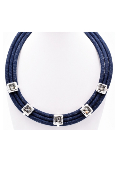 Großhändler BELLE MISS - Halskette aus Denim-Kordel mit Metallelementen und grauen Strasssteinen