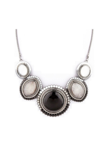 Wholesaler BELLE MISS - gun metal necklace with black and white resin round pattern