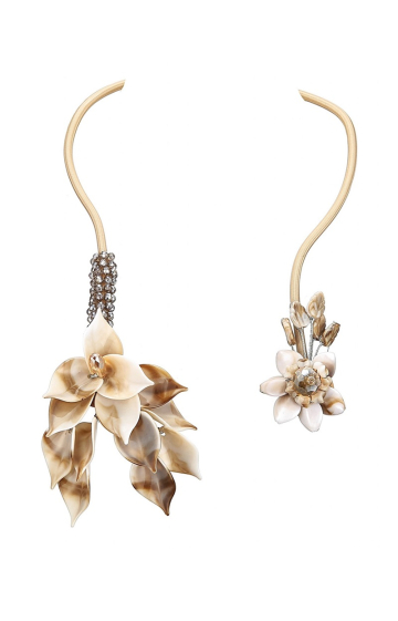 Wholesaler BELLE MISS - semi-rigid modular necklace with beige acrylic petal