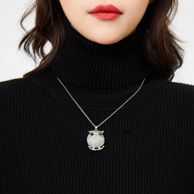 Wholesaler BELLE MISS - Owl motif pendant with rhinestones