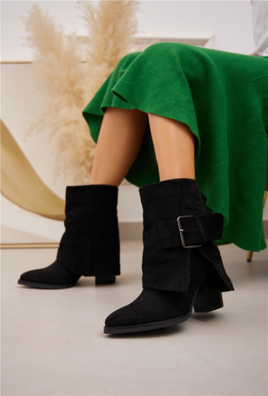 Wholesaler Belle Women - Suede gaiter boots with heels and a buckle