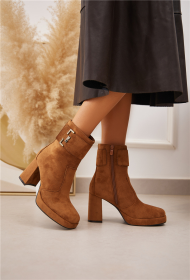 Wholesaler Belle Women - Heeled ankle boot with buckle