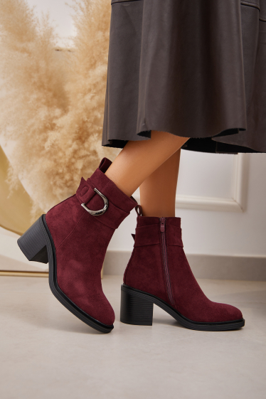 Wholesaler Belle Women - Suede ankle boots with a heel and buckle
