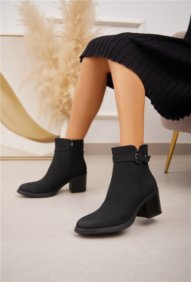 Wholesaler Belle Women - Nubuck ankle boot with a heel and buckle