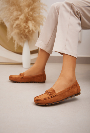 Wholesaler Belle Women - Comfort suede platform loafers with a buckle