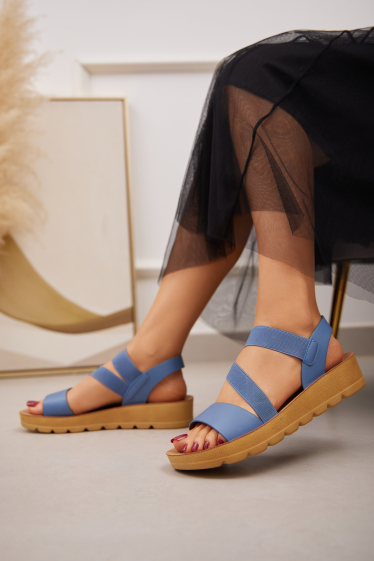 Großhändler Belle Women - Sandale mit Riemchen und diagonalem Gummiband
