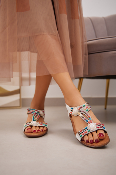 Großhändler Belle Women - Sandale mit Komfortsohle und Schmuck im Bohème-Stil
