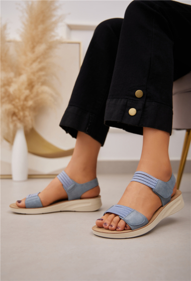 Wholesaler Belle Women - Comfort wedge sandals with elastic strap