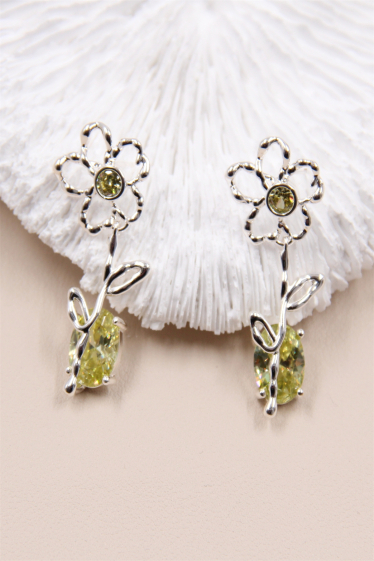 Mayorista Bellissima - Pendiente con diseño floral adornado con cristal de circonio hipoalergénico