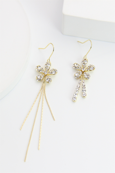 Wholesaler Bellissima - Hypoallergenic asymmetrical flower earring