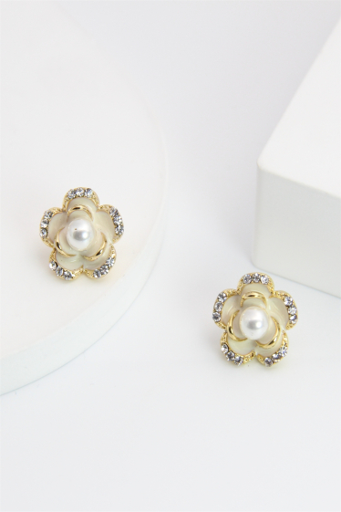 Wholesaler Bellissima - Flower earring decorated with pearl and hypoallergenic rhinestones