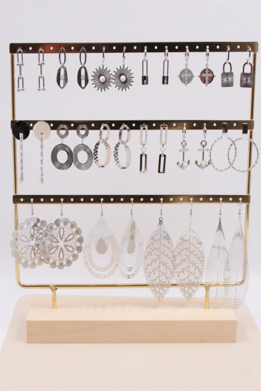 Wholesaler Bellissima - Earring set of 16 pairs in stainless steel on jewelry display