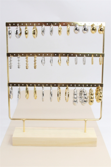 Wholesaler Bellissima - Earring set of 18 pairs in stainless steel on jewelry display