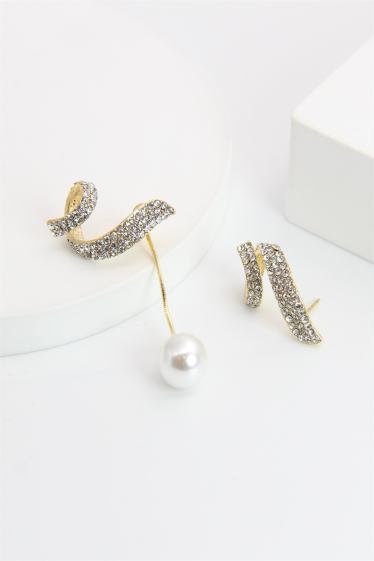 Wholesaler Bellissima - Earring decorated with pearl and hypoallergenic rhinestones