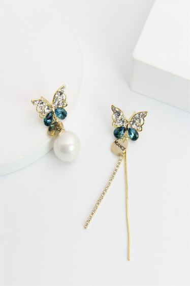 Wholesaler Bellissima - Asymmetrical butterfly earring adorned with hypoallergenic crystal