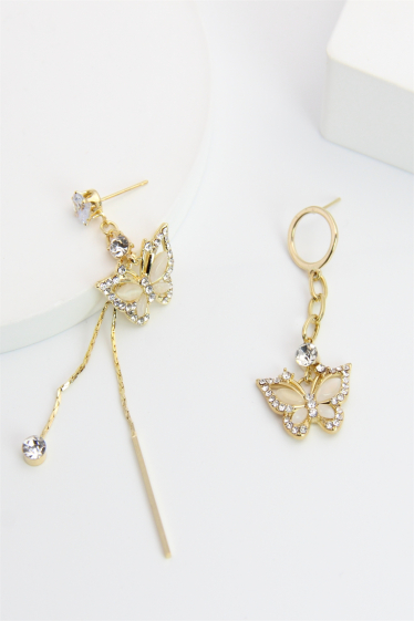 Wholesaler Bellissima - Asymmetrical butterfly earring adorned with hypoallergenic stone